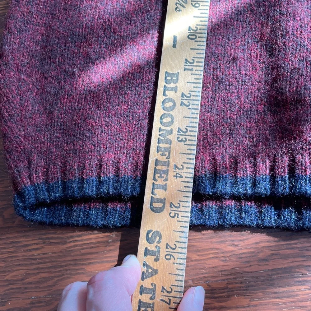 Woolrich Men's Deep Red Crewneck Sweater size medium Wool Blend